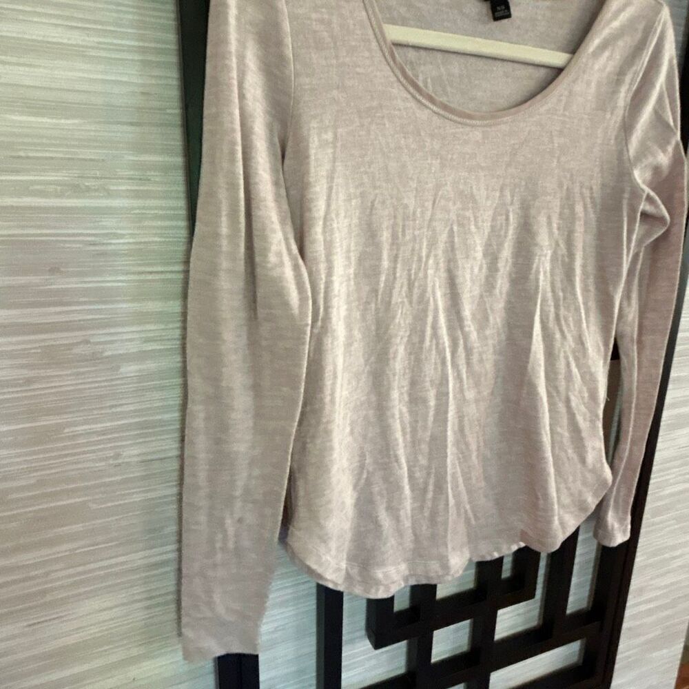 Ann Taylor heather beige classic long sleeve scoopneck top knit size XS - Picture 3 of 4